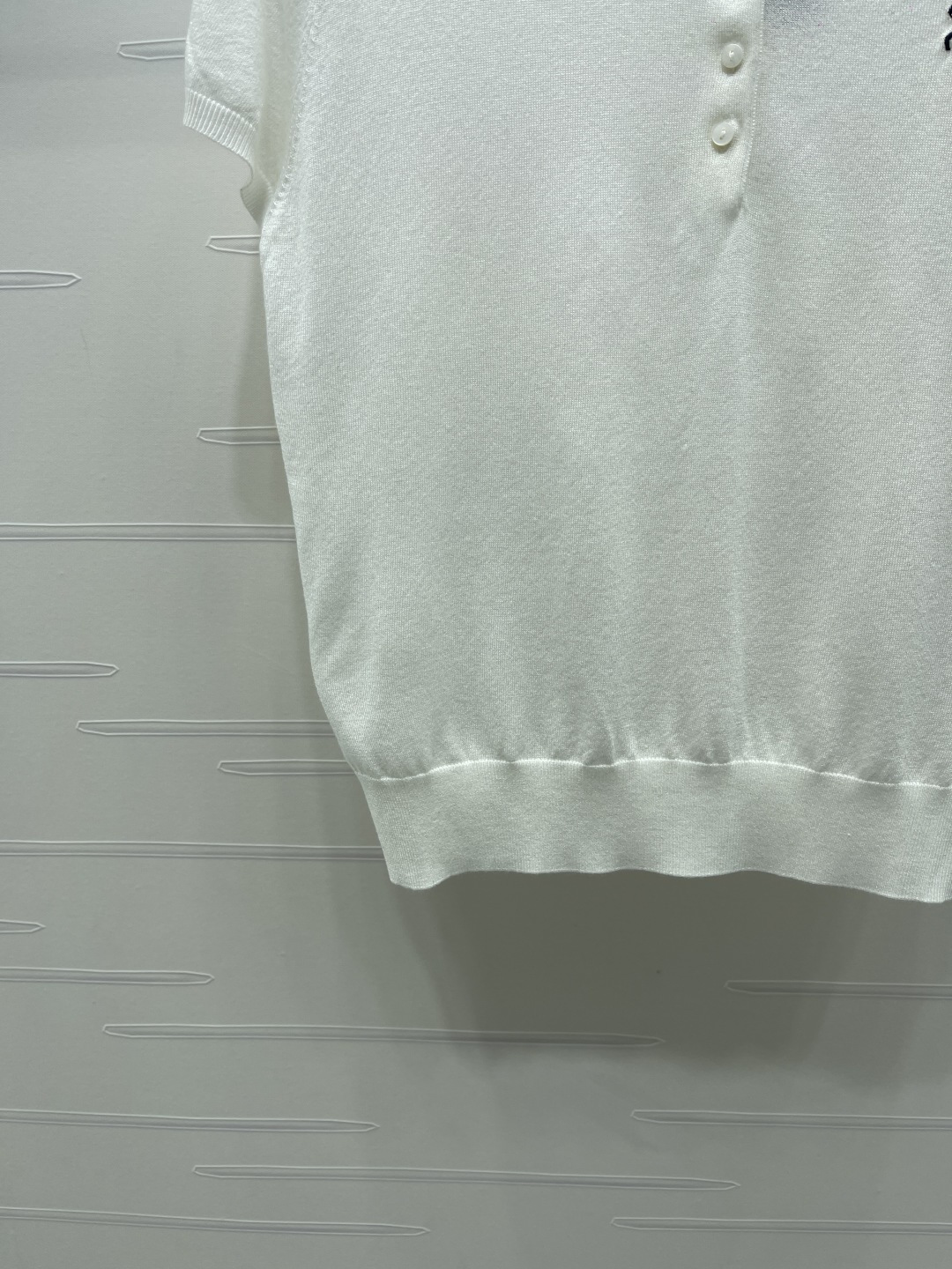Women's short sleeves